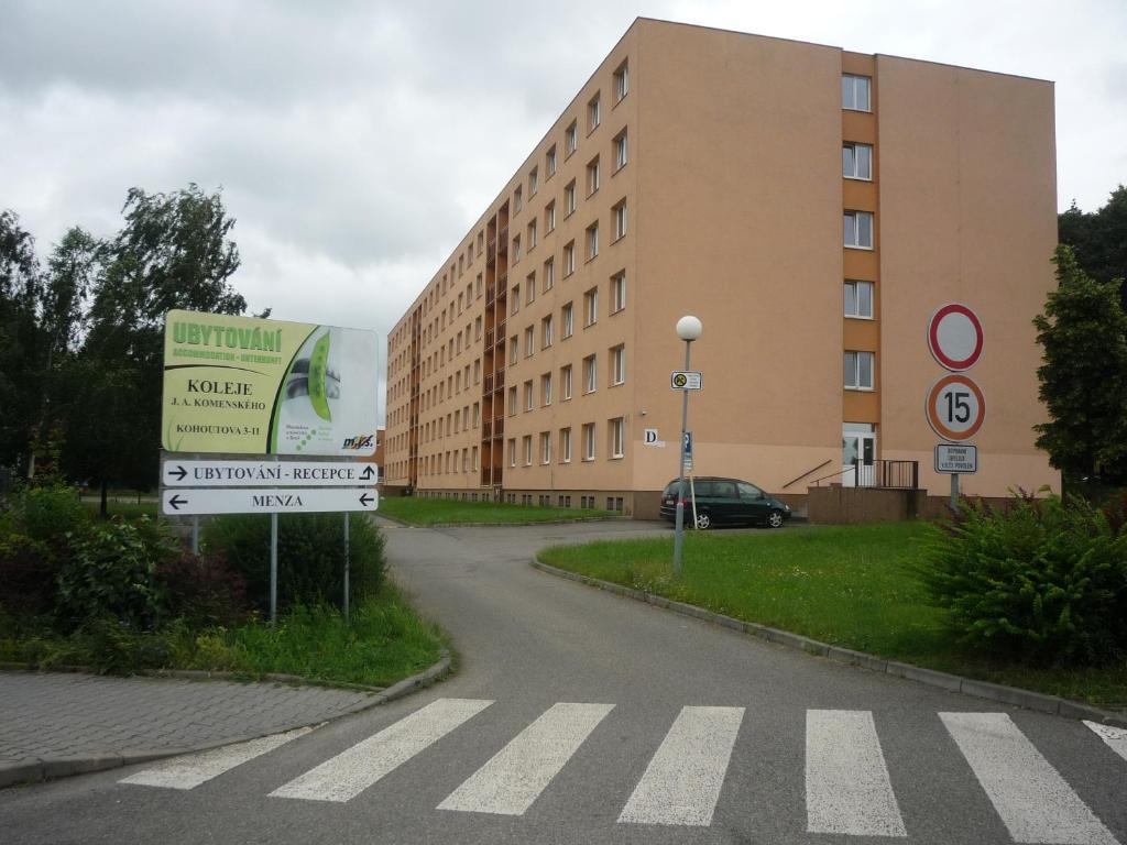 Koleje J.A.Komenskeho Brünn Exterior foto