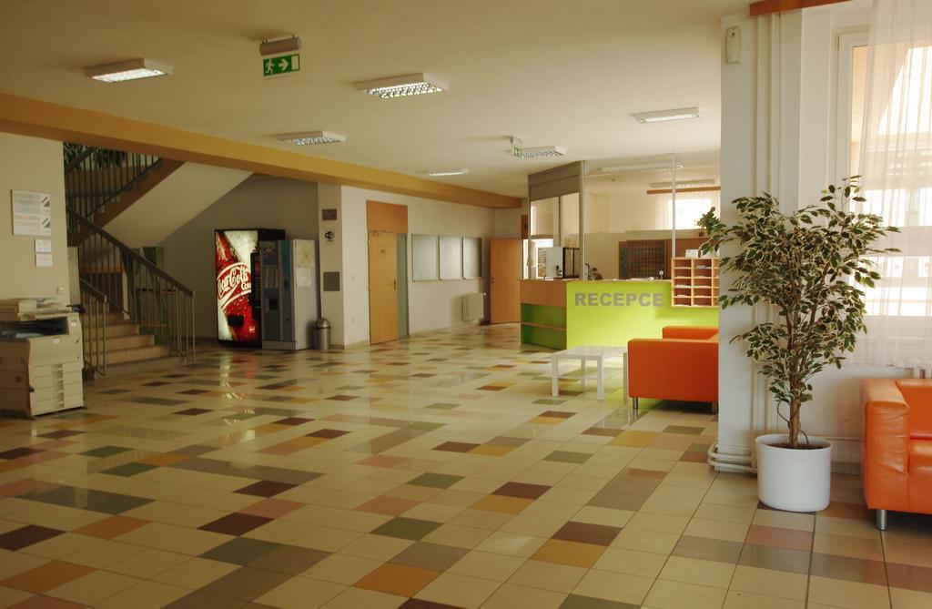 Koleje J.A.Komenskeho Brünn Exterior foto